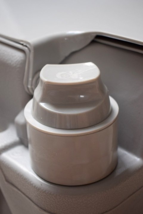 Mobilna Toaleta Turystyczna 20 L – Przenośne WC do Kampera, Kempingu i Namiotu, Łatwe Spłukiwanie i Transport