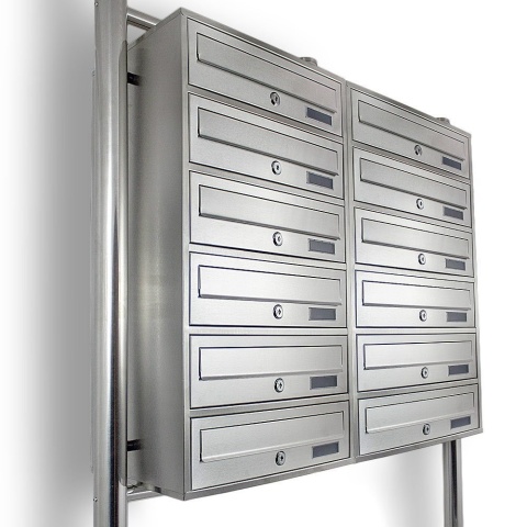Skrzynka Lokatorska Duża 12 wrzutów INOX szczotkowana na stojaku Zewnętrzna