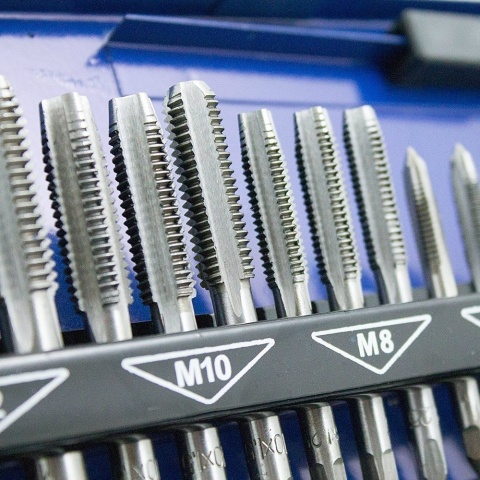 Zestaw do gwintowania 32 elementy – narzędzia stalowe ze stali wolframowe M3-M12