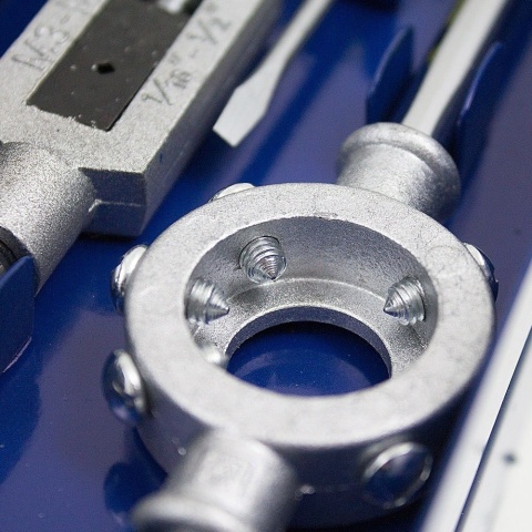 Zestaw do gwintowania 32 elementy – narzędzia stalowe ze stali wolframowe M3-M12