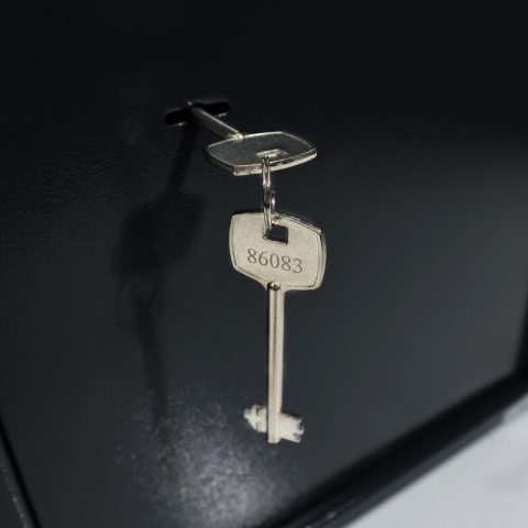 Sejf na dokumenty A4 – solidna stalowa szafa na akta i segregatory, czarny, 35×52×36 cm, 2 klucze