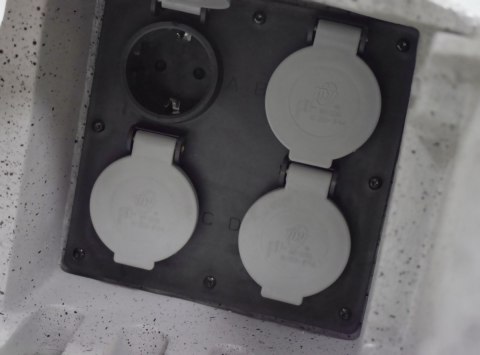 PRZEDŁUŻACZ OGRODOWY IMITACJA KAMIENIA 4 GNIAZDA SIWY KAMIEŃ DO OGRODU