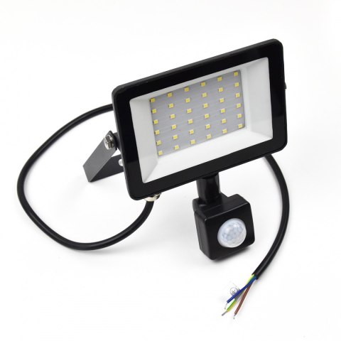 LAMPA LED NAŚWIETLACZ 30W IP65 DO PODWÓRKA GARAŻU Z CZUJNIKIEM RUCHU